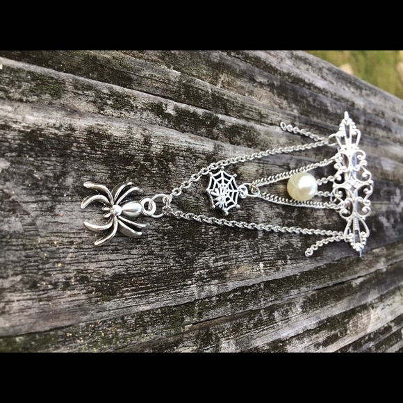 Silver hair clip spider and web Halloween chains - Picture 11 of 15
